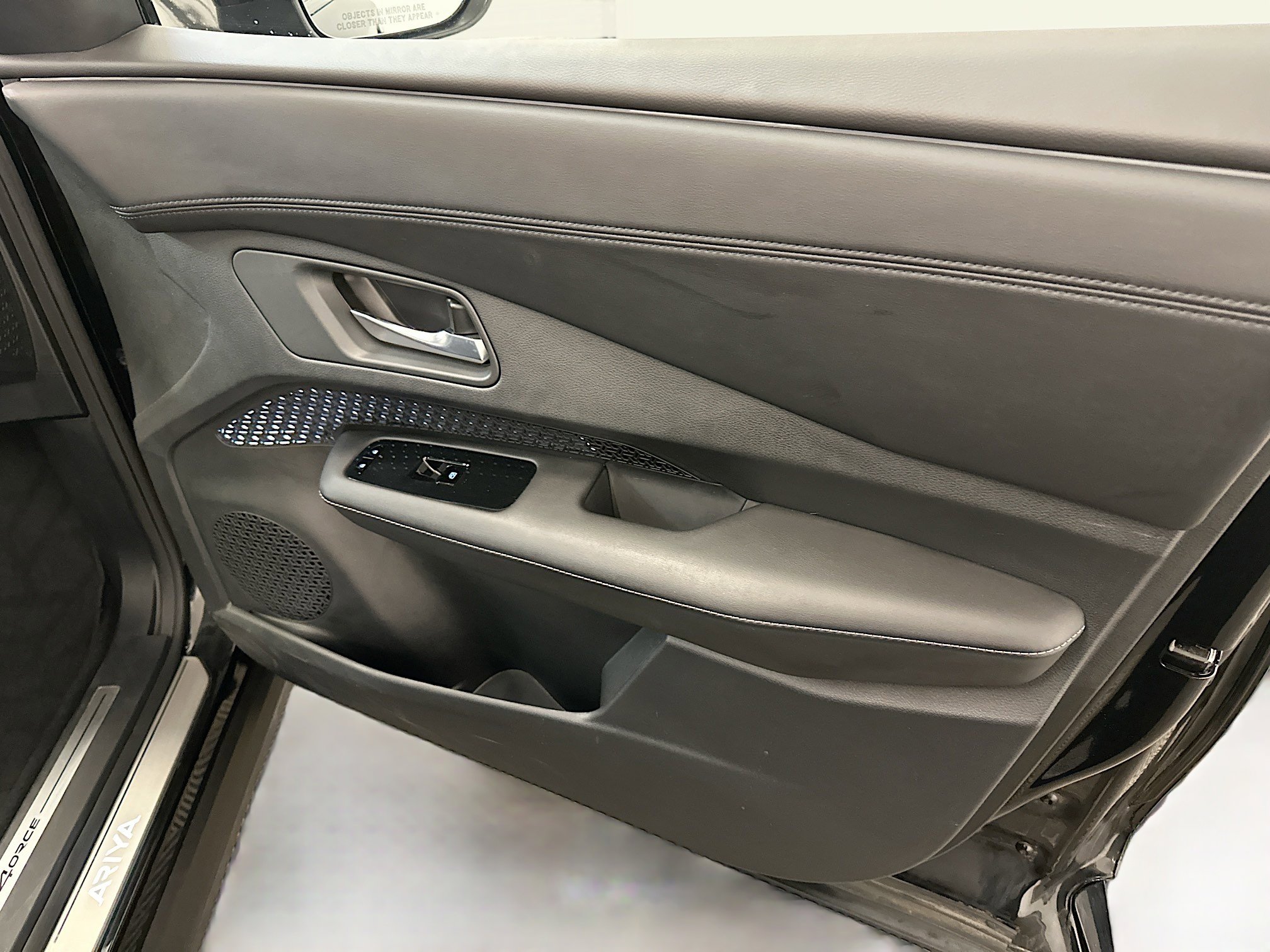 Used 2024 Nissan Ariya AWD image 33