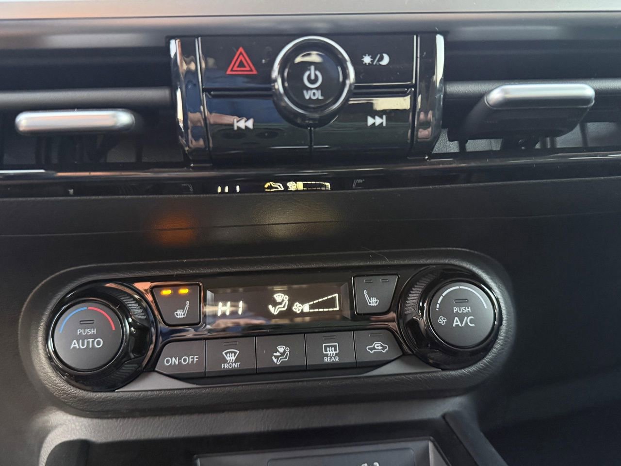New 2026 Nissan Kicks SV AWD/4WD image 15