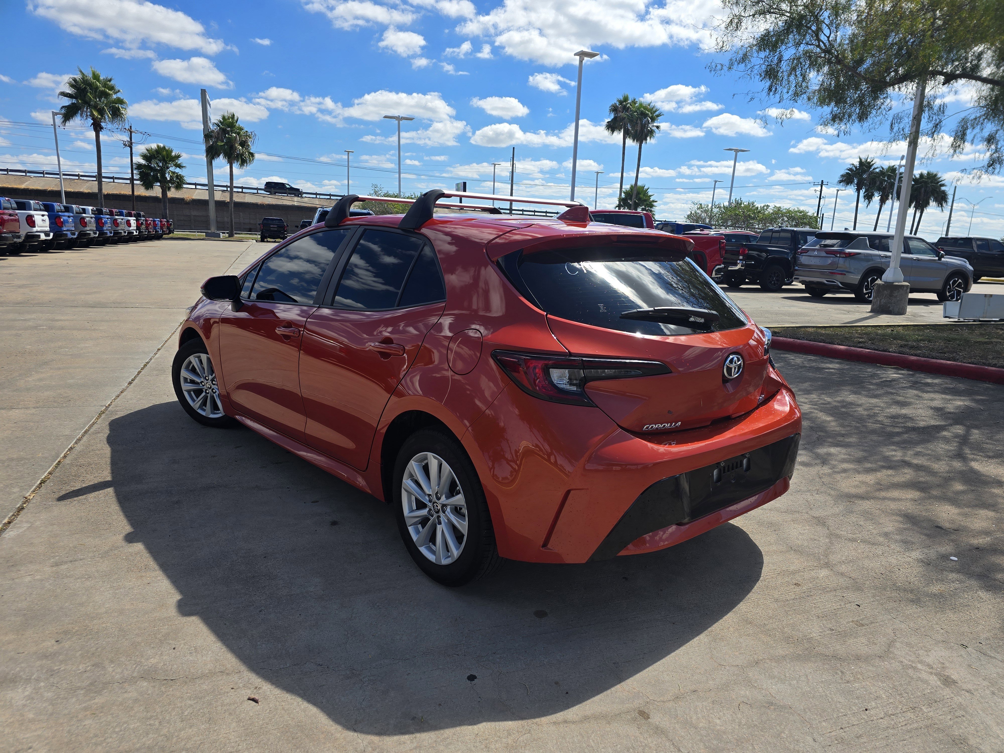 Used 2024 Toyota Corolla SE w/ SE Package image 5