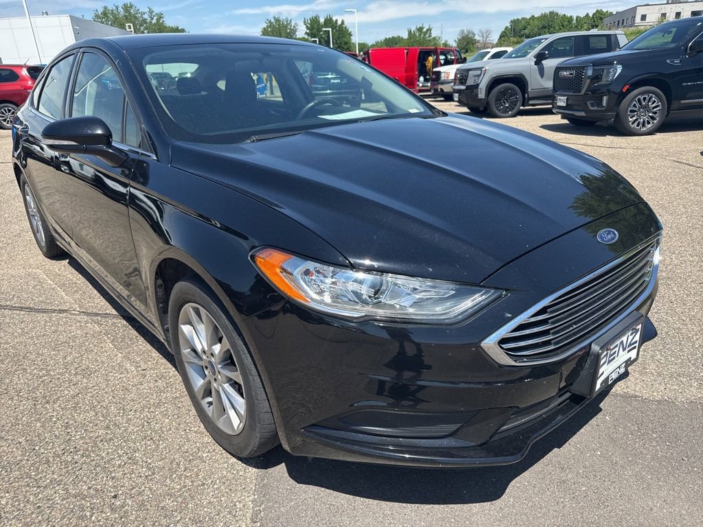 Used 2017 Ford Fusion SE FWD video 1
