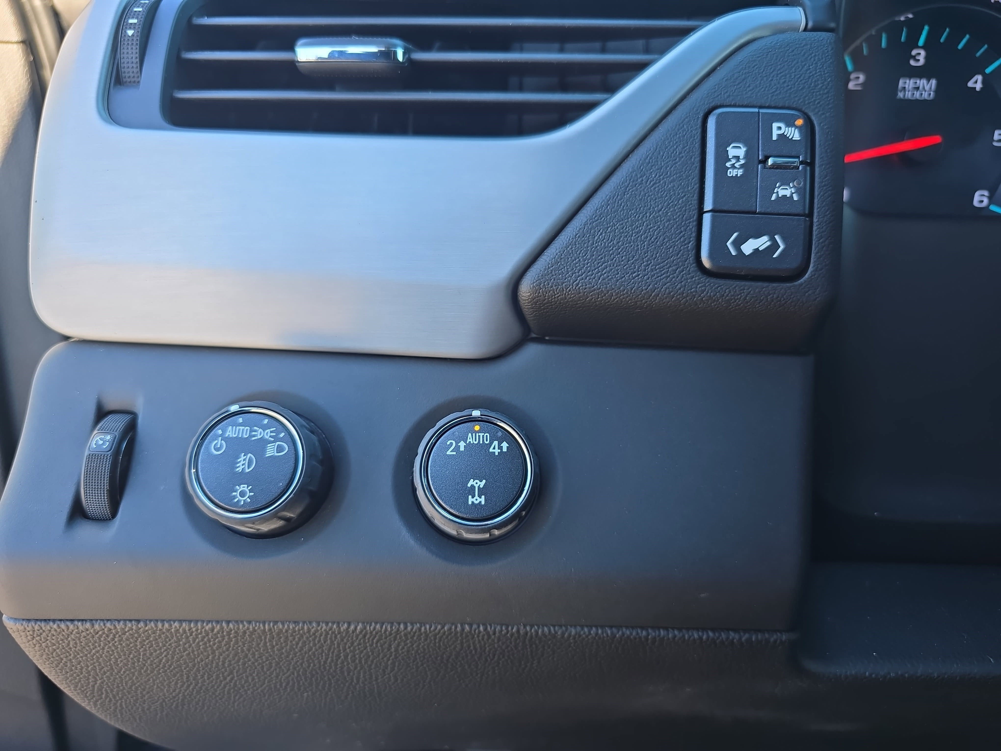 Used 2019 GMC Yukon SLT image 28