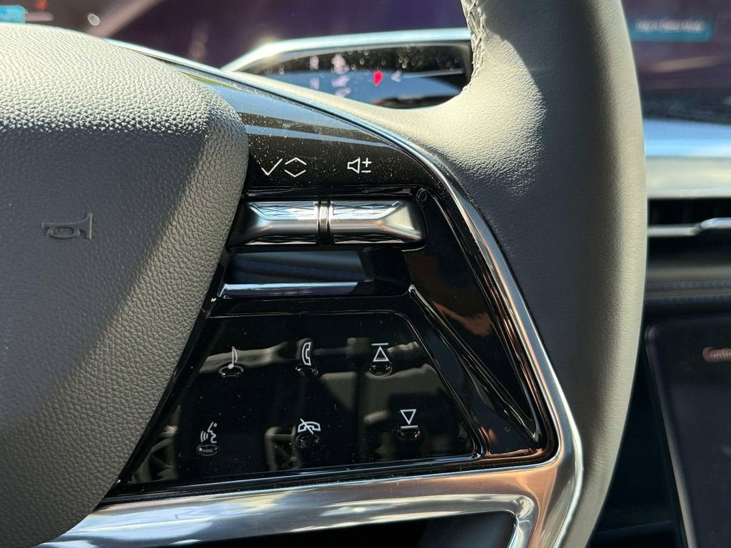 New 2025 Cadillac Escalade IQ Luxury 1 AWD/4WD image 16