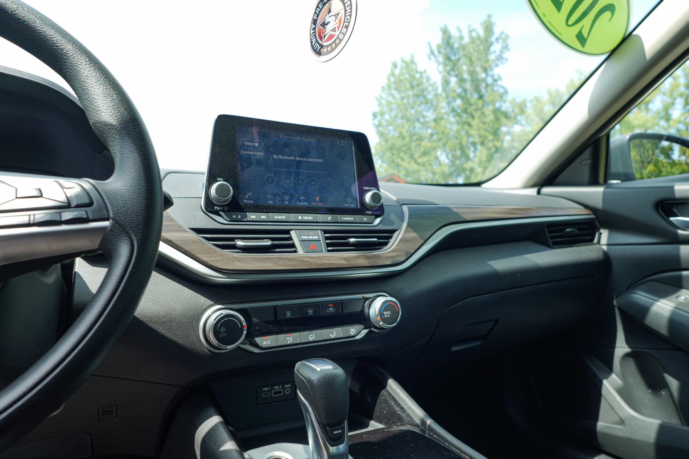 Used 2024 Nissan Altima 2.5 SV FWD image 8