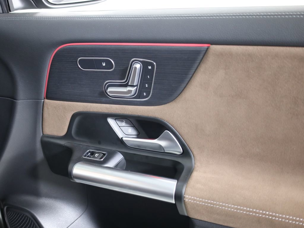 Used 2026 Mercedes-Benz GLA 250 4MATIC image 45