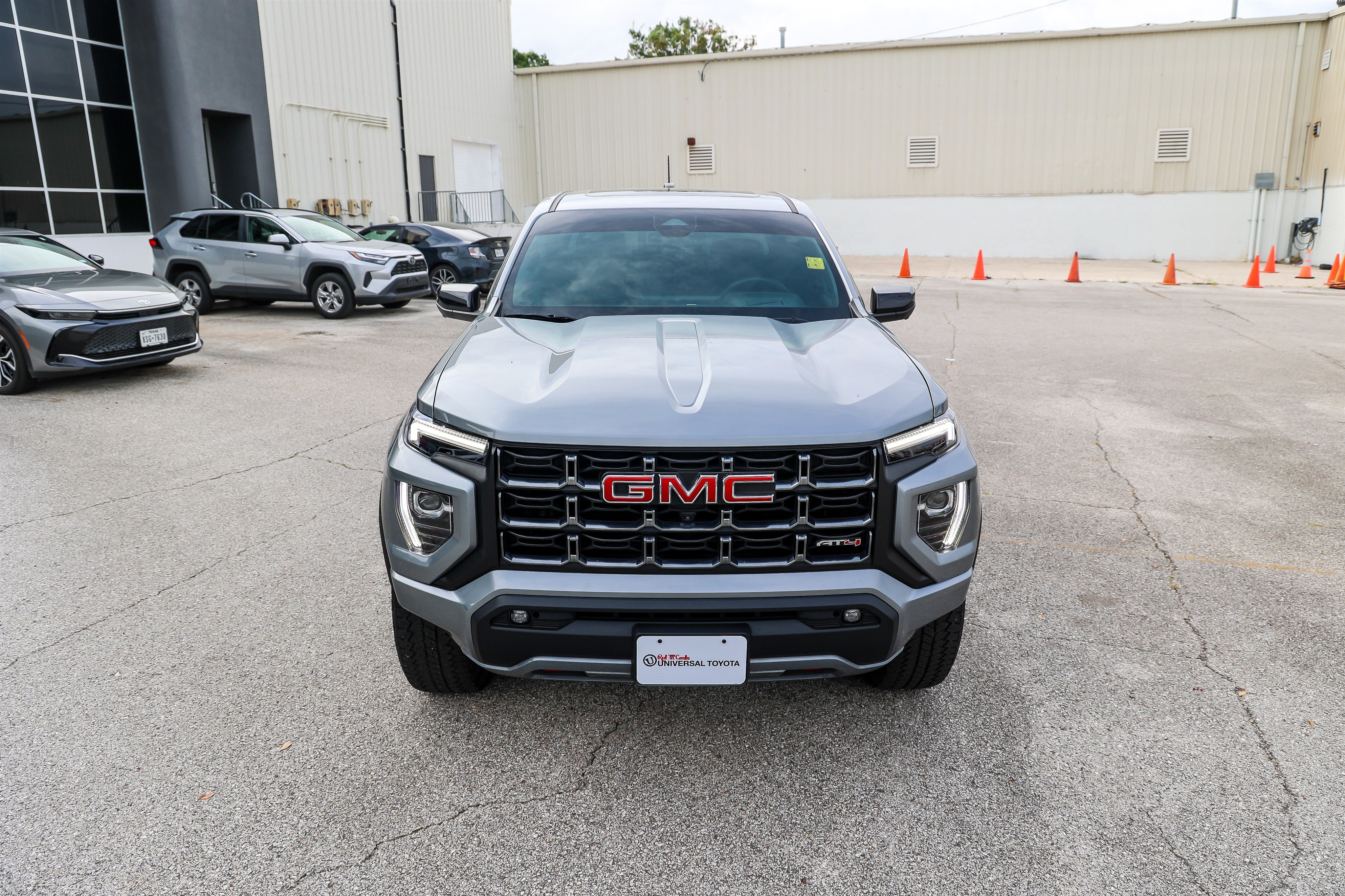 Used 2023 GMC Canyon AT4 w/ AT4 Premium Package AWD/4WD image 4