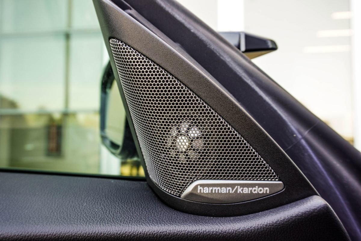 Used 2025 BMW M440i Coupe w/ Premium Package image 34