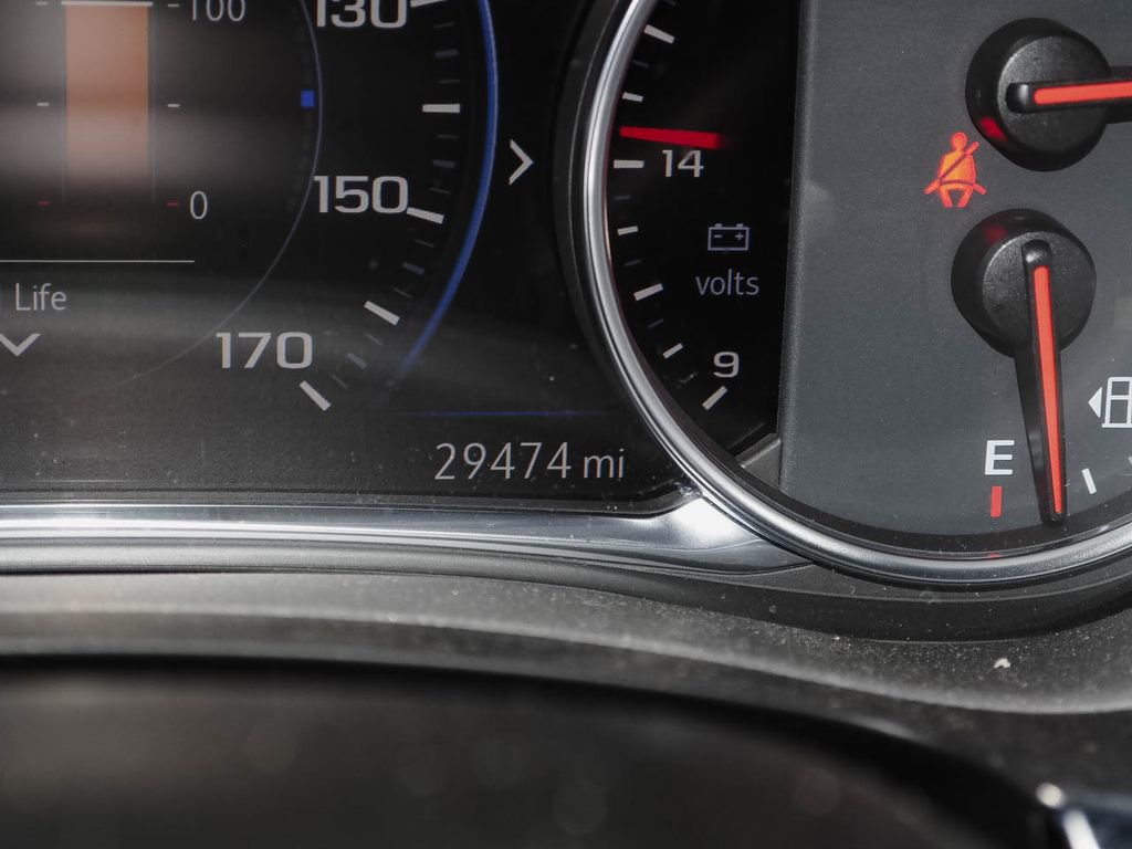 Used 2023 Chevrolet Traverse Premier image 11