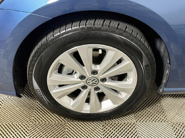 Used 2021 Volkswagen Golf 4-Door FWD image 21