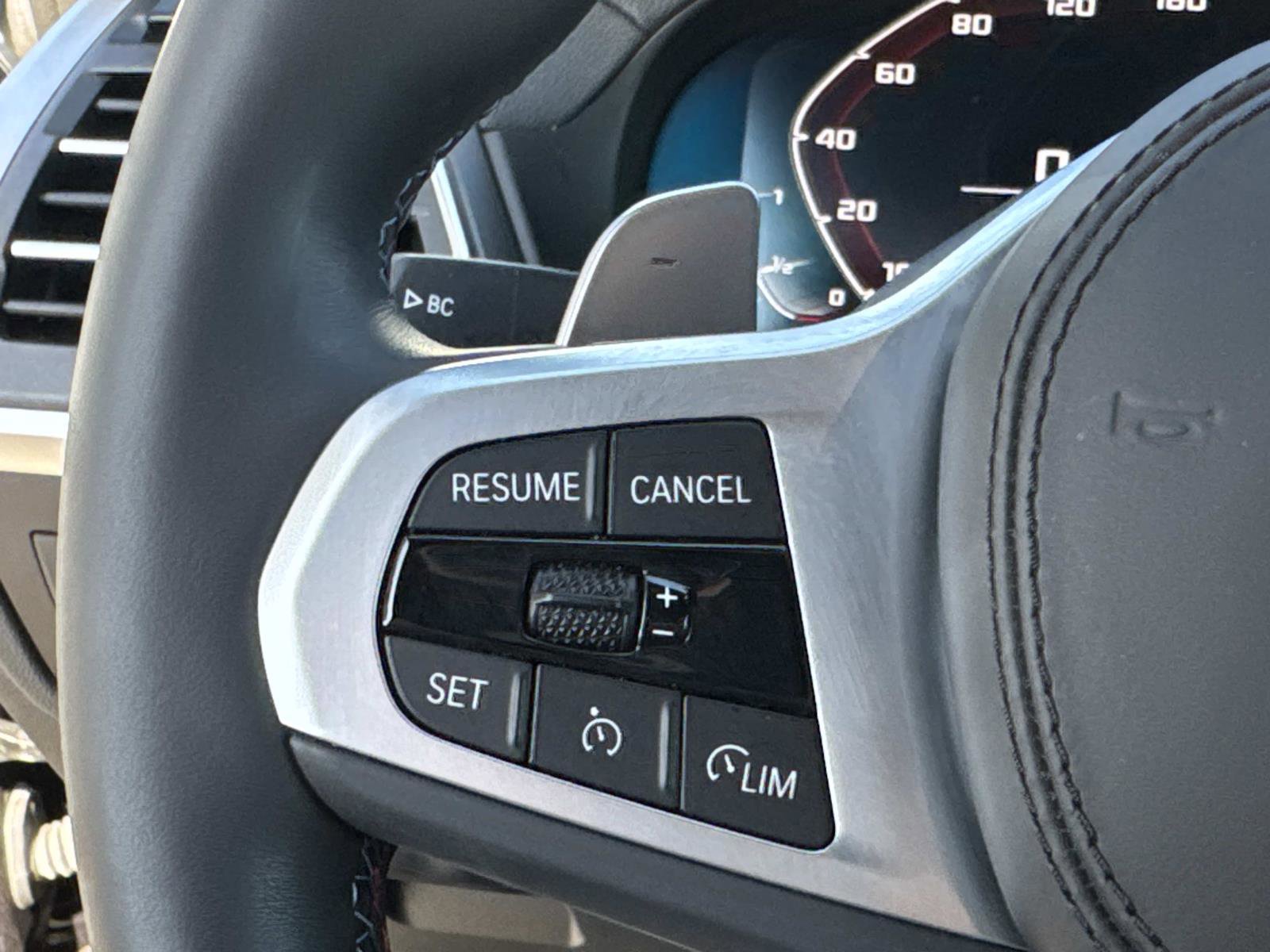 Used 2025 BMW X4 M40i image 30