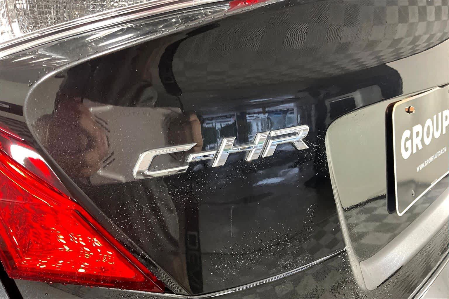 Used 2020 Toyota C-HR LE FWD image 29