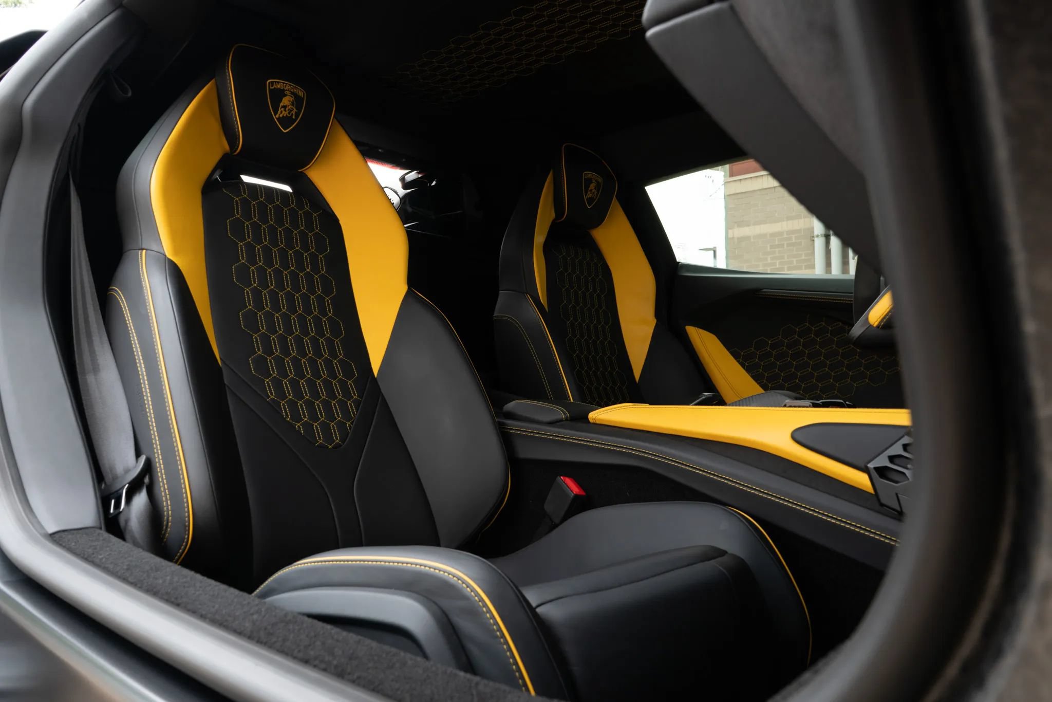 Used 2024 Lamborghini Revuelto AWD/4WD image 23