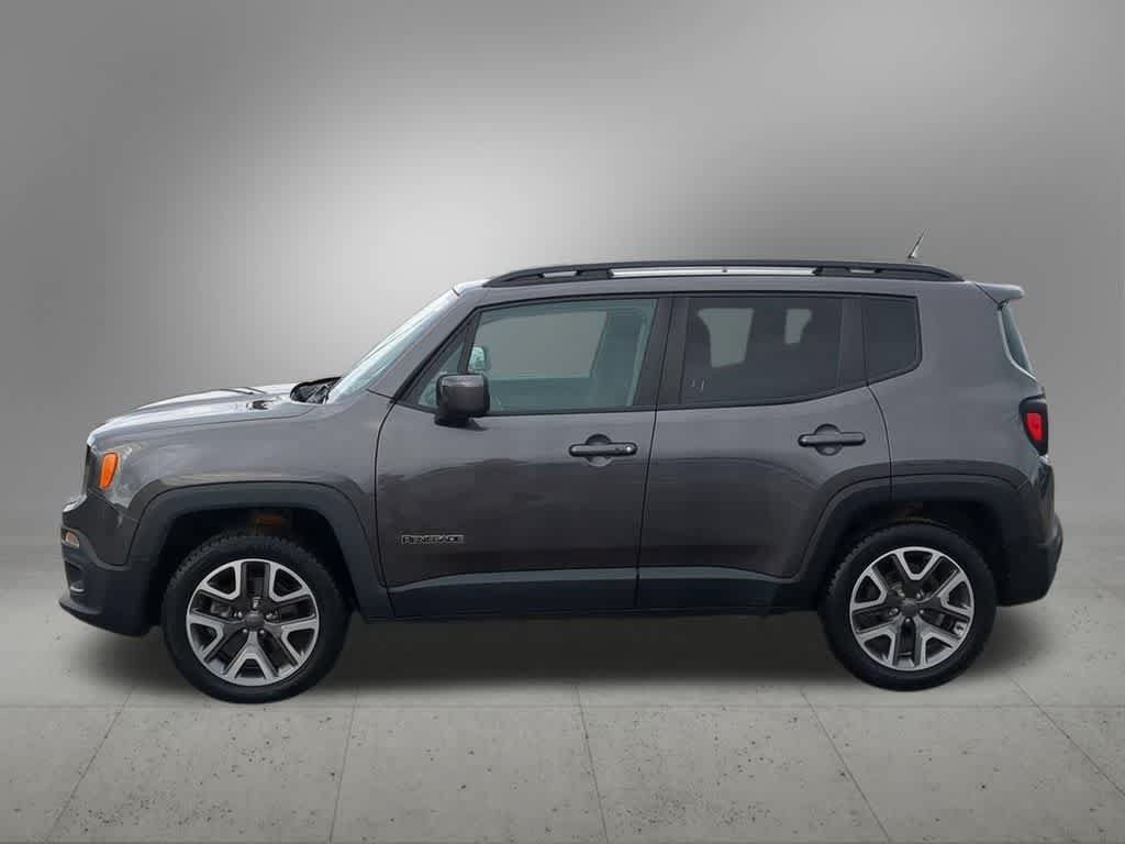 Used 2017 Jeep Renegade Latitude w/ Cold Weather Group AWD/4WD image 3