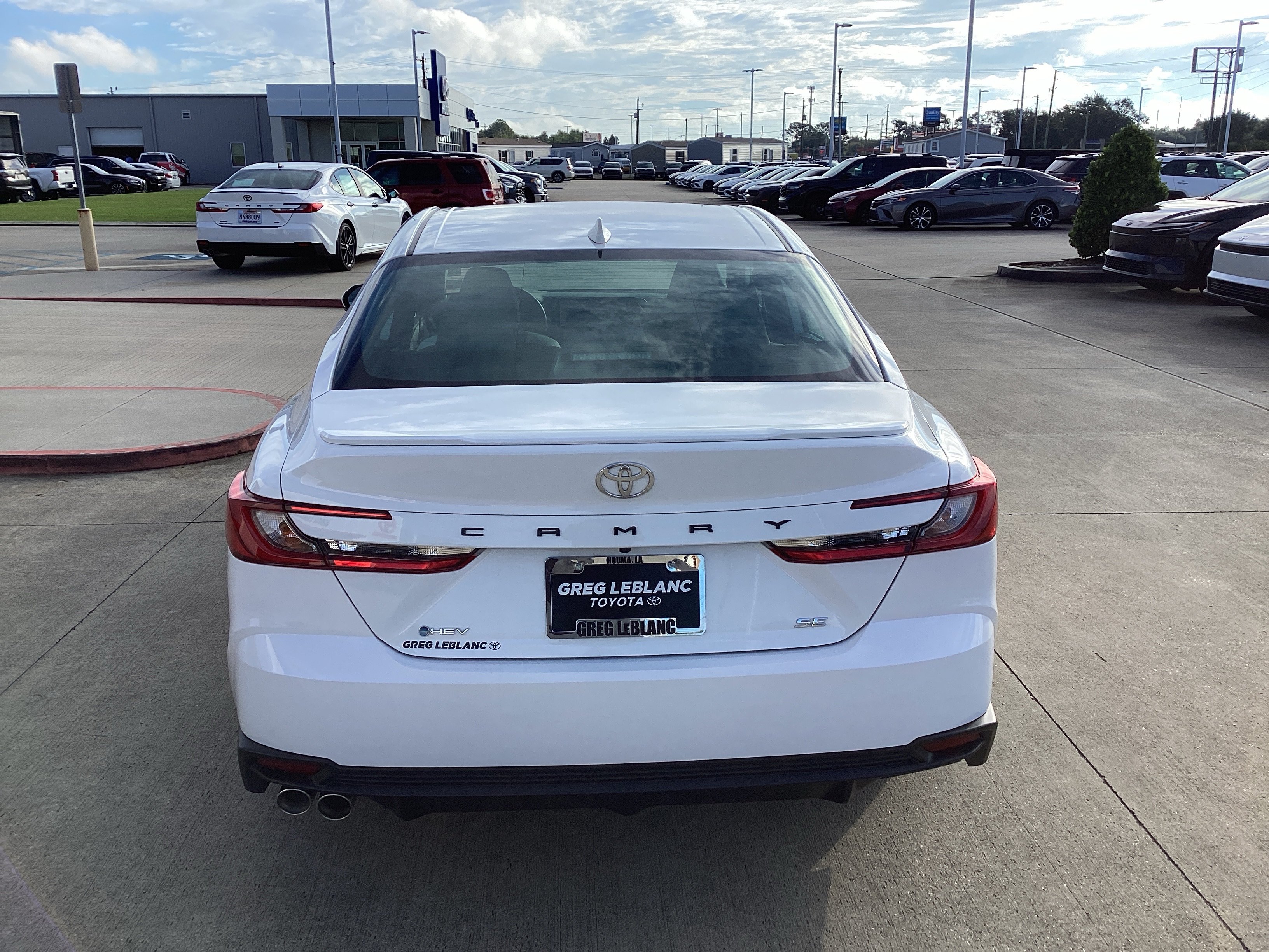 Used 2026 Toyota Camry SE w/ Multimedia Upgrade Package FWD image 6