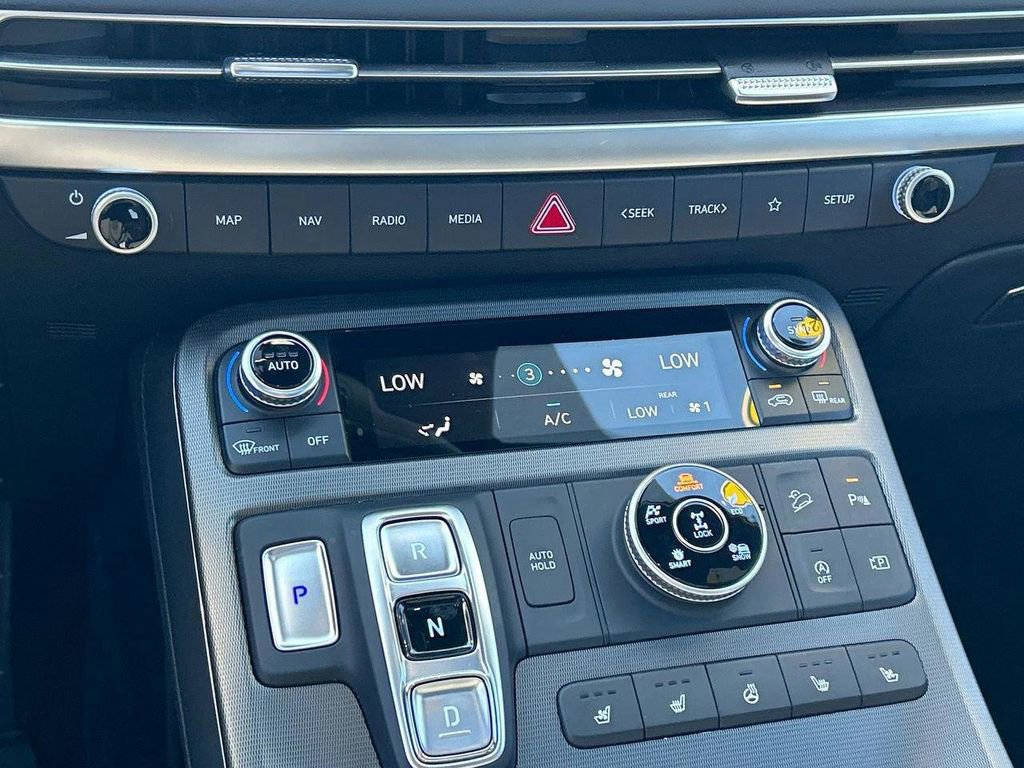 Used 2024 Hyundai Palisade Calligraphy image 30