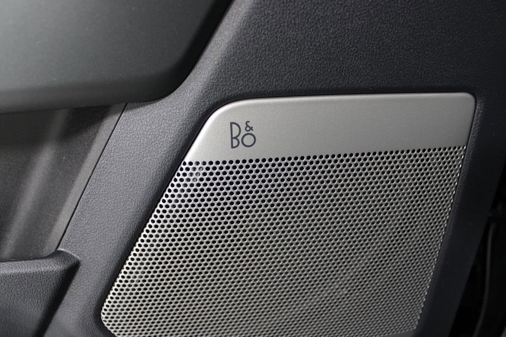 New 2026 Ford F250 Lariat w/ Black Appearance Package image 27