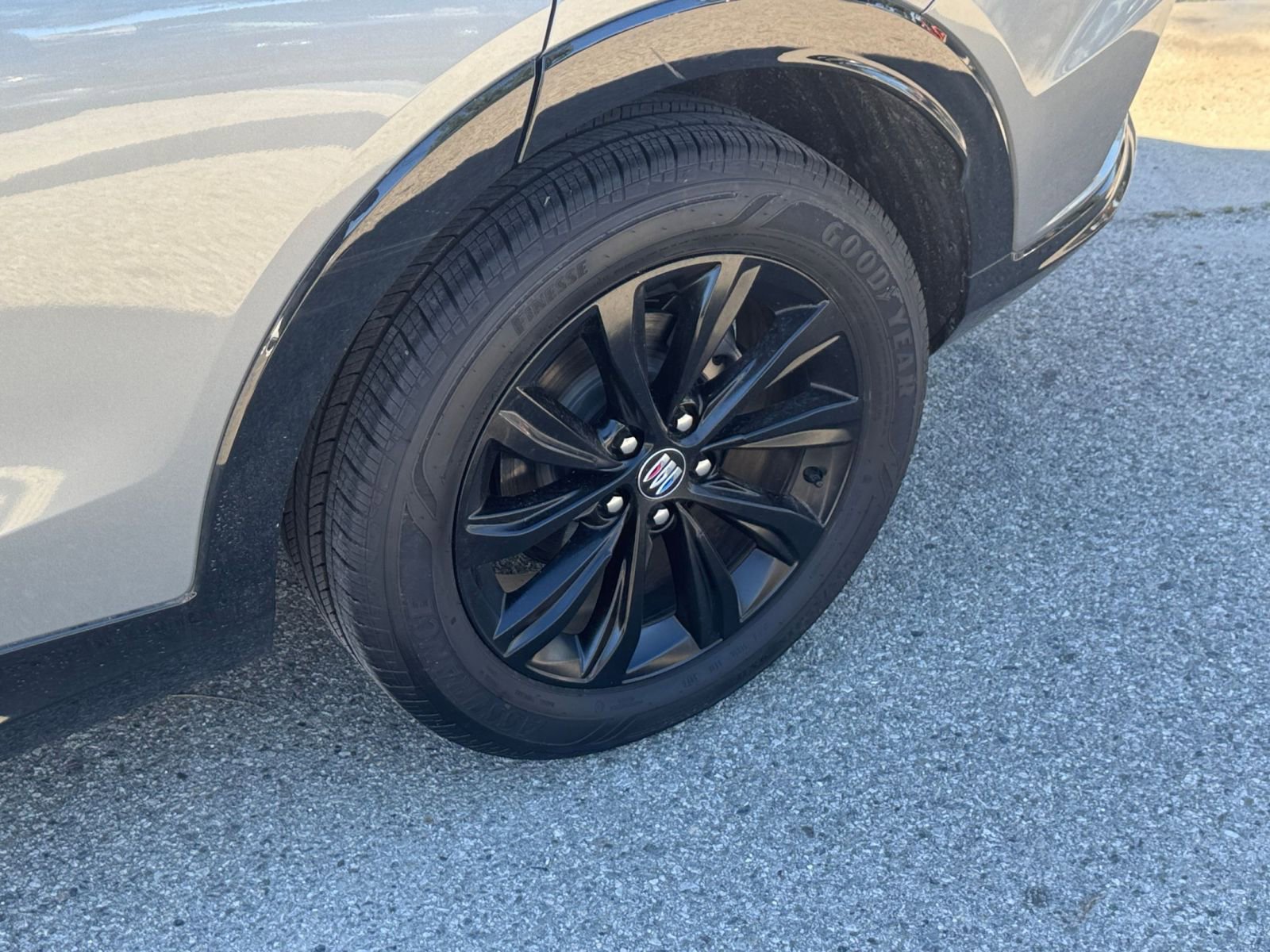 Used 2025 Buick Envista Sport Touring image 29