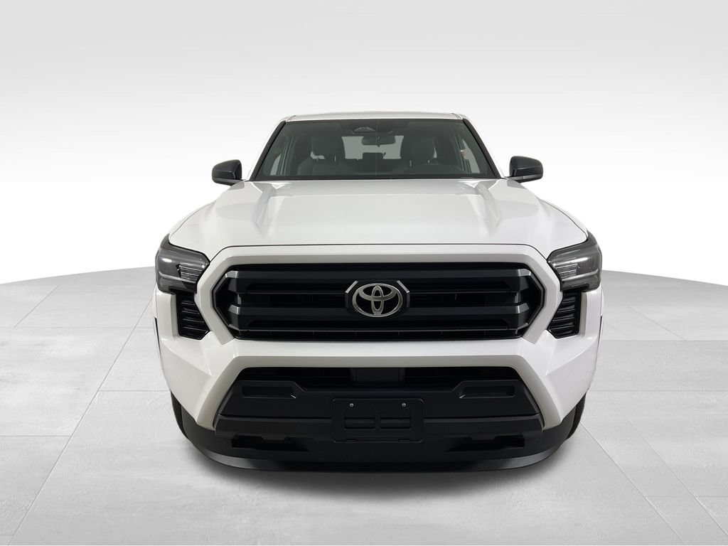 Certified 2025 Toyota Tacoma SR RWD image 3