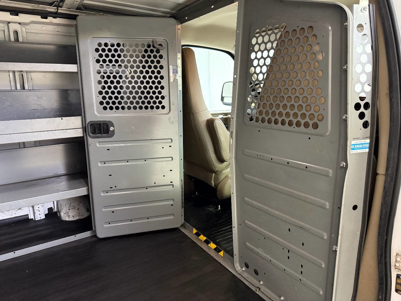 Used 2017 Chevrolet Express 2500 image 32