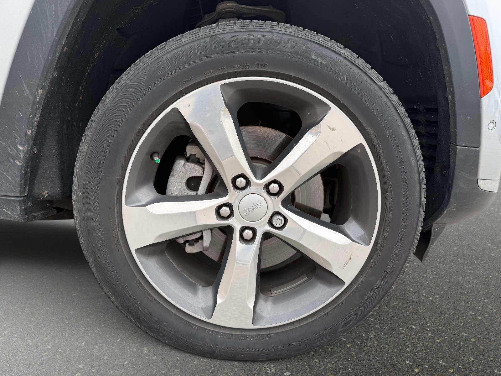 Certified 2024 Jeep Grand Cherokee L Limited w/ Luxury Tech Group II image 6