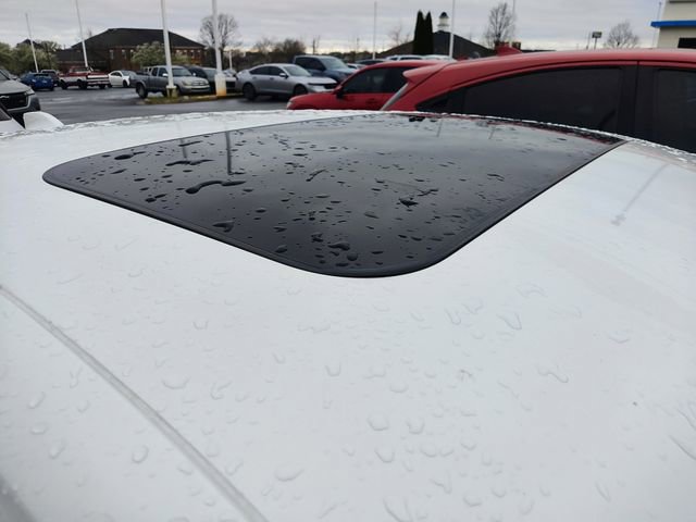 Used 2023 Honda Civic Touring image 3