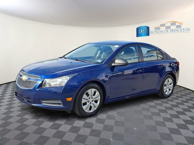 Used 2013 Chevrolet Cruze LS FWD image 3