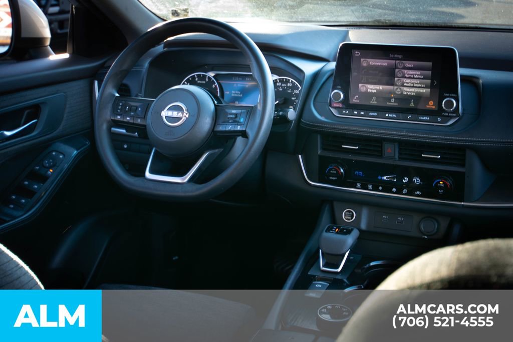 Used 2023 Nissan Rogue SV image 9