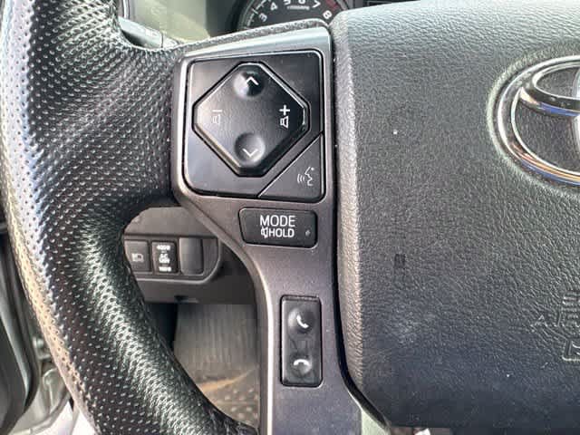 Used 2022 Toyota Tacoma TRD Off-Road AWD/4WD image 12