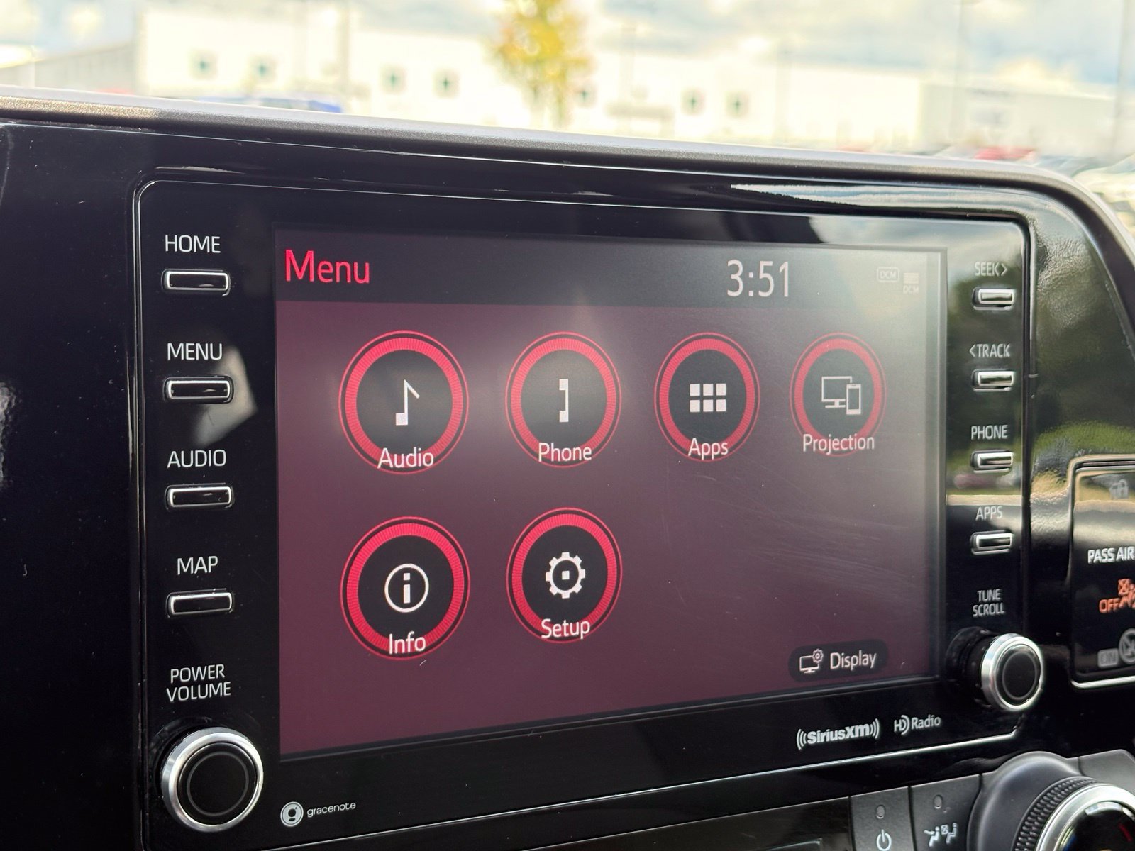 Used 2022 Toyota Highlander LE FWD image 21