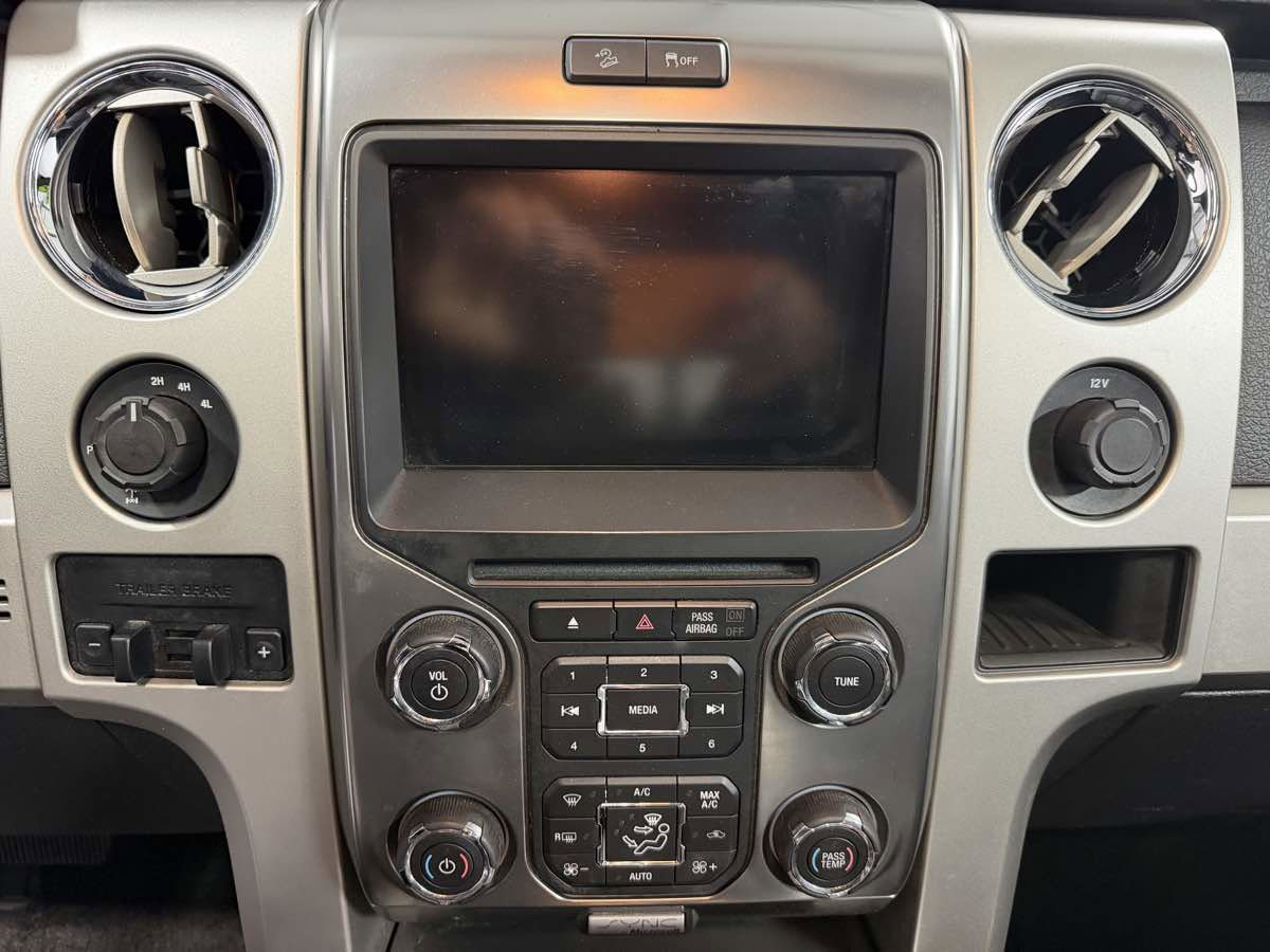 Used 2014 Ford F150 FX4 w/ Equipment Group 402A Luxury image 18