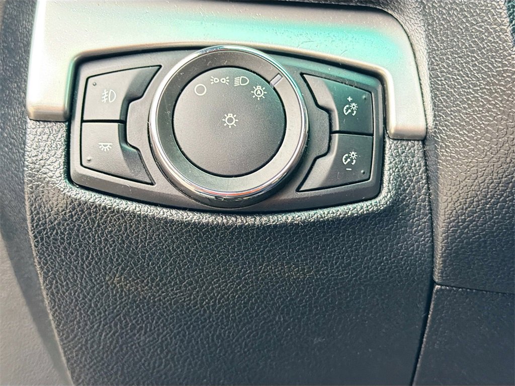 Used 2016 Ford Explorer XLT image 10