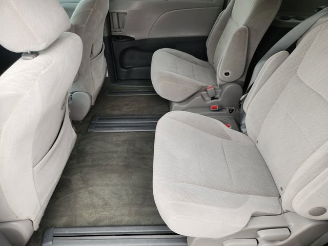 Used 2017 Toyota Sienna LE image 22