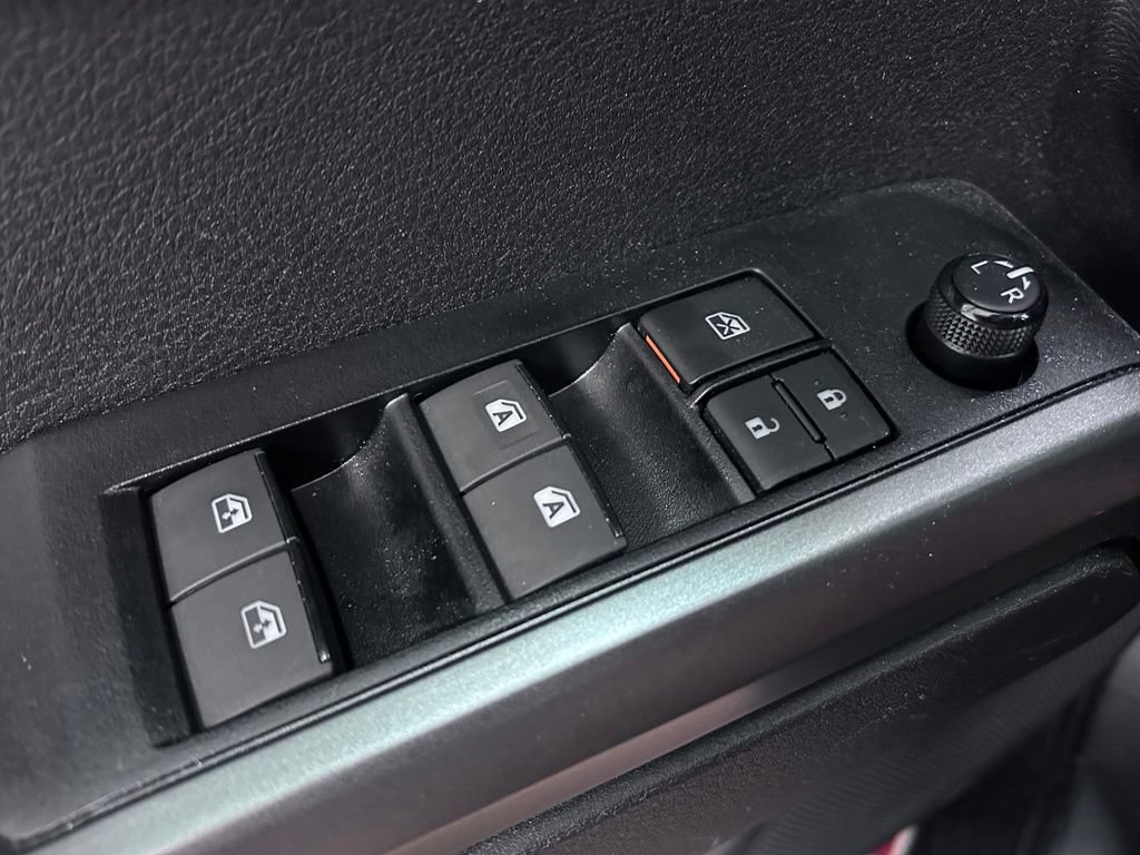 Used 2023 Toyota Tacoma TRD Off-Road w/ Technology Package AWD/4WD image 5