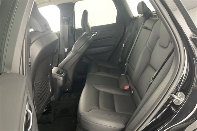 Used 2023 Volvo XC60 B5 Plus image 43