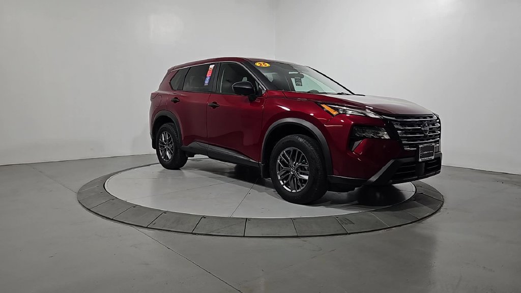 Certified 2025 Nissan Rogue S AWD/4WD image 9