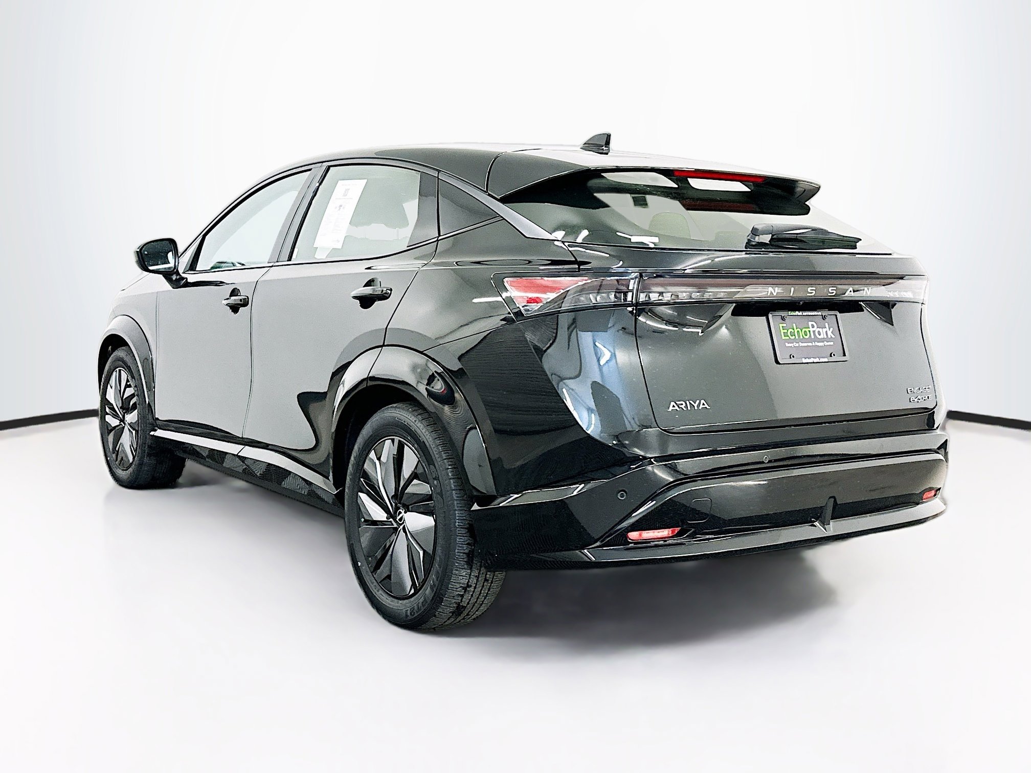 Used 2023 Nissan Ariya AWD image 5