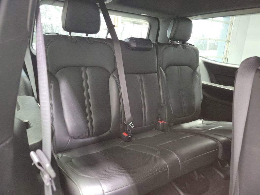 Used 2023 Jeep Wagoneer 4WD image 24