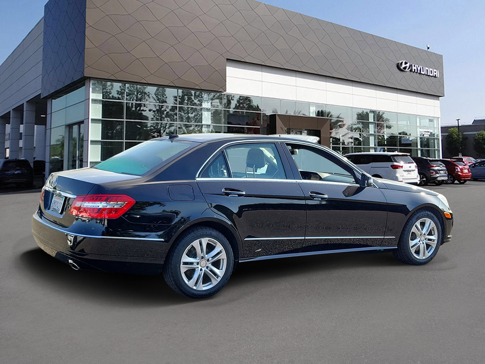 Used 2010 Mercedes-Benz E 350 Sedan image 2