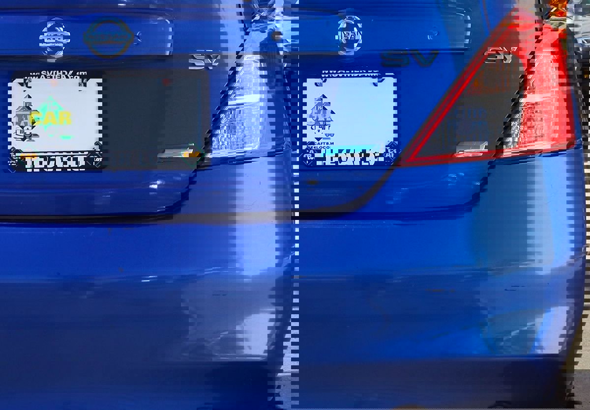 Used 2012 Nissan Versa SV image 20