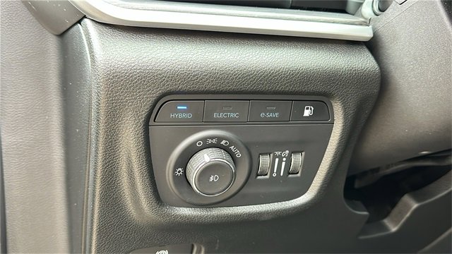 Used 2023 Jeep Grand Cherokee 4WD 4xe image 12