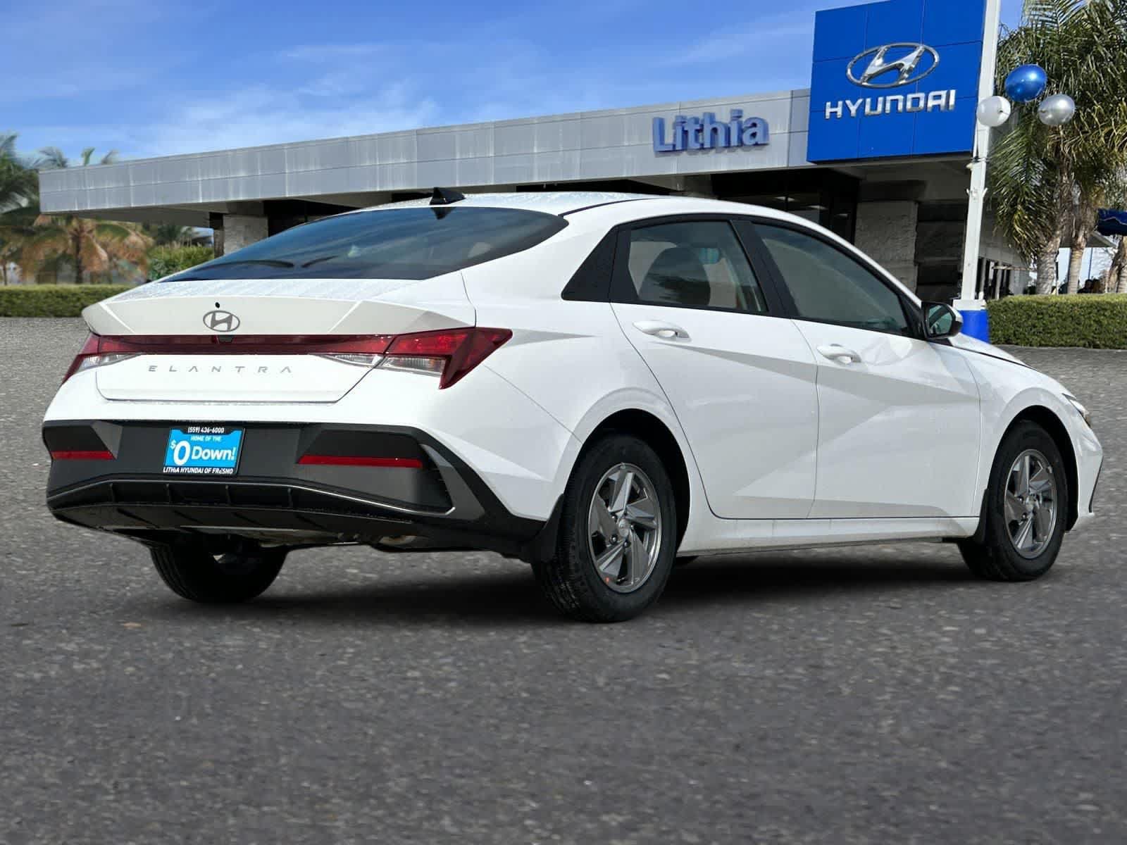 New 2026 Hyundai Elantra SE FWD image 2