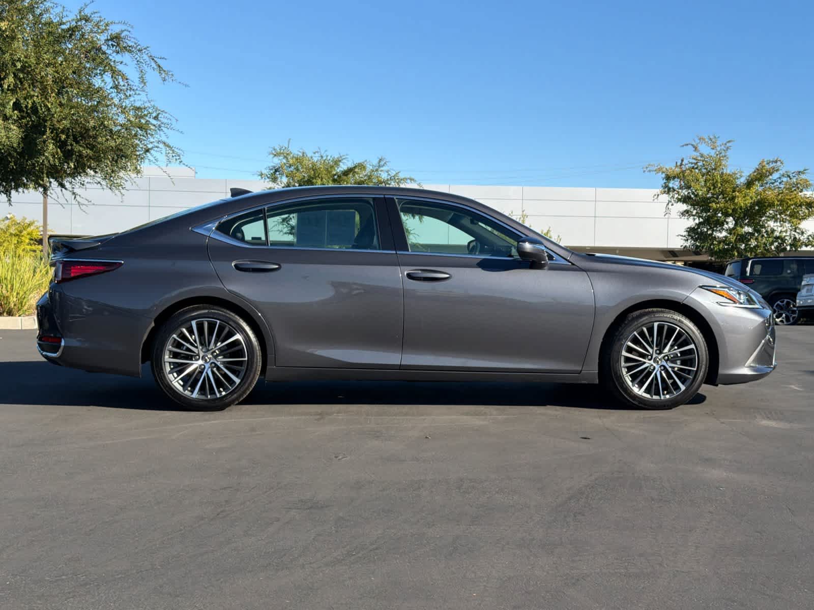 Certified 2025 Lexus ES 300h w/ Premium Package FWD image 6
