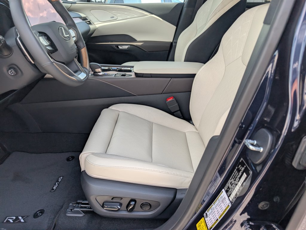 Used 2026 Lexus RX 350 FWD w/ Convenience Package image 12