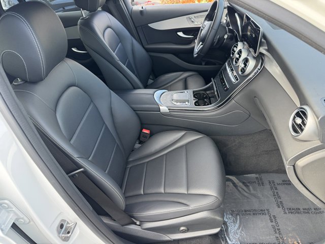 Used 2022 Mercedes-Benz GLC 300 image 6