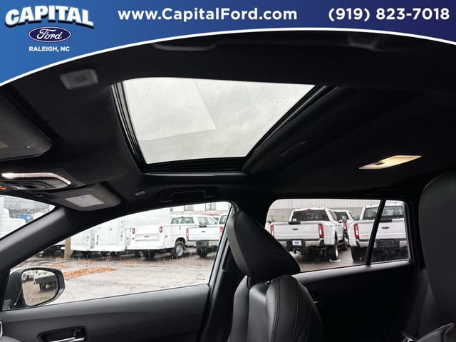 Used 2024 Toyota Corolla Cross XSE w/ Convenience Package image 21