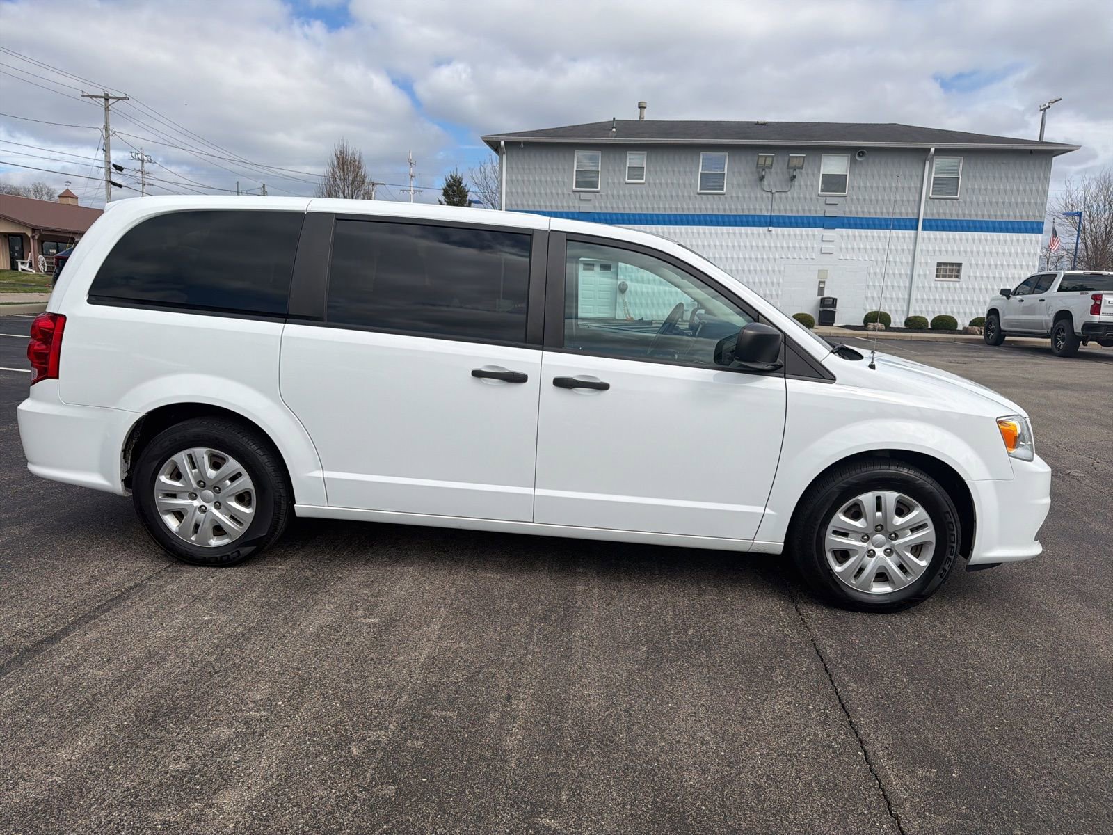 Used 2020 Dodge Grand Caravan SE image 6