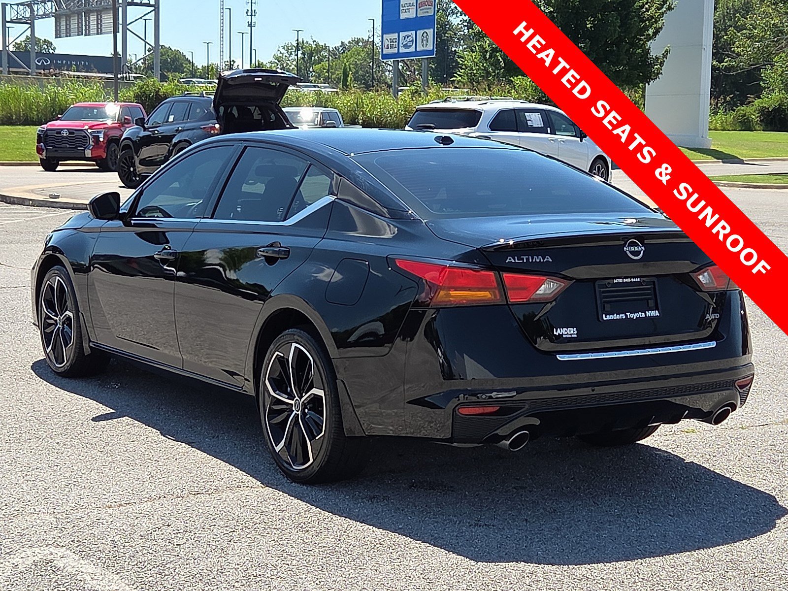 Used 2023 Nissan Altima 2.5 SR w/ SR Premium Package AWD/4WD image 4