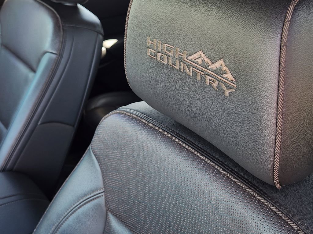 Used 2023 Chevrolet Traverse High Country w/ LPO, Floor Liner Package image 20