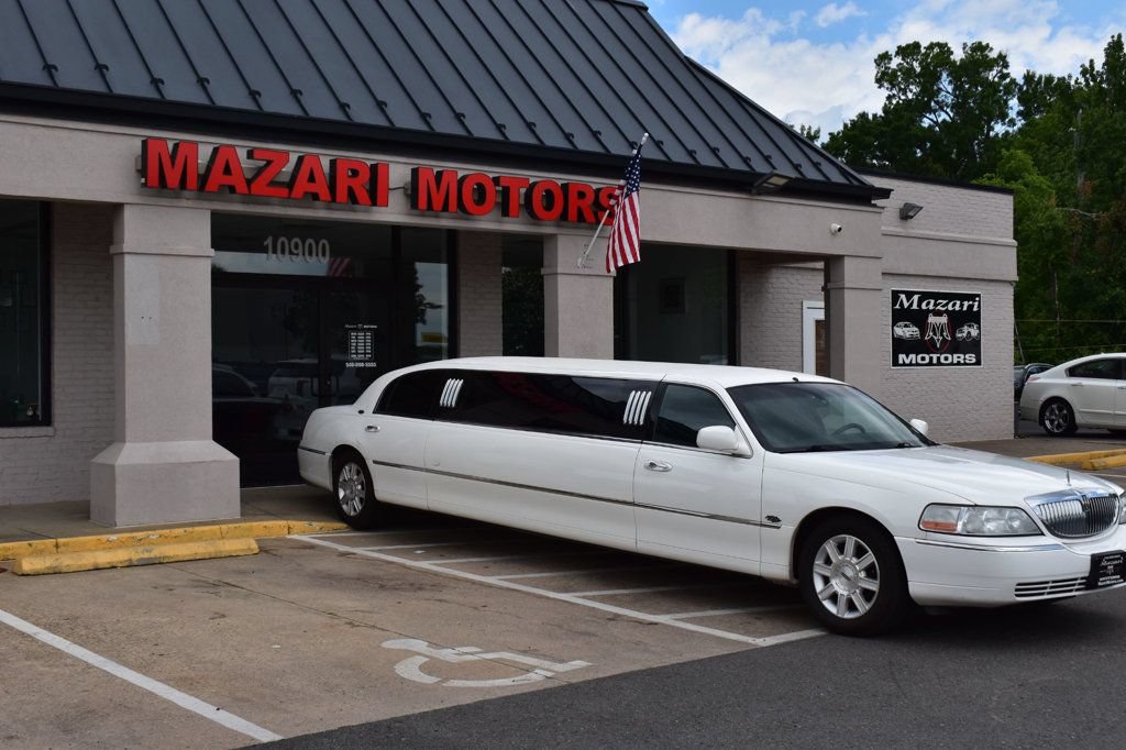 Used 2007 Lincoln Town Car Executive RWD image 7