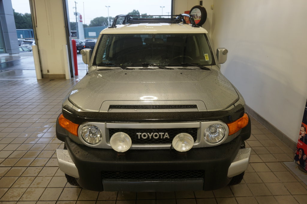 Used 2012 Toyota FJ Cruiser 4WD w/ Convenience Pkg image 11