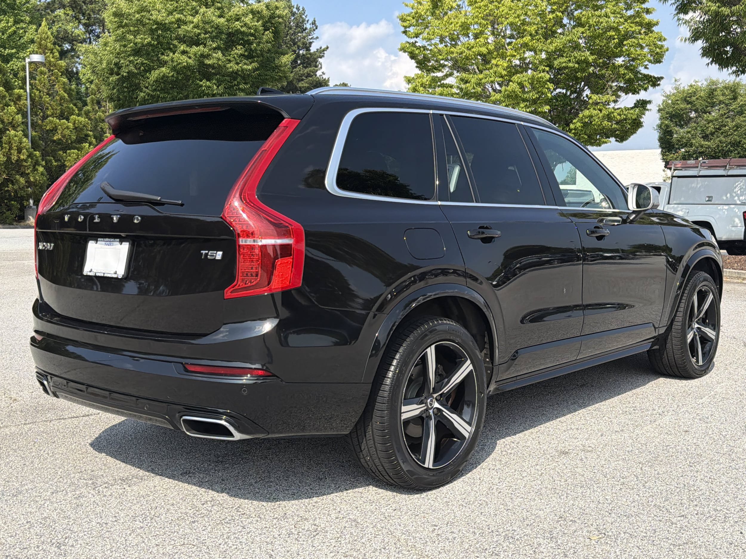 Used 2017 Volvo XC90 T5 R-Design FWD image 30
